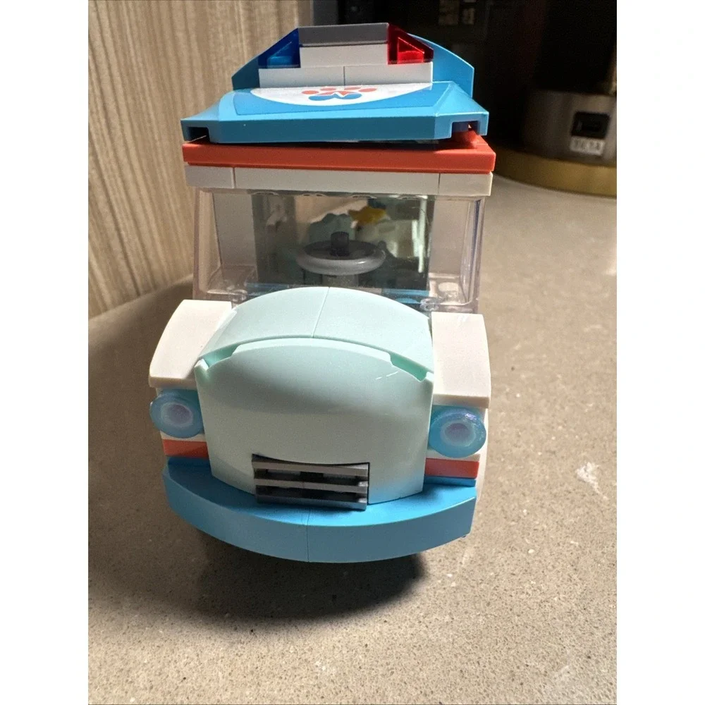 Lego Friends 41445 Vet Clinic Ambulance Vehicle